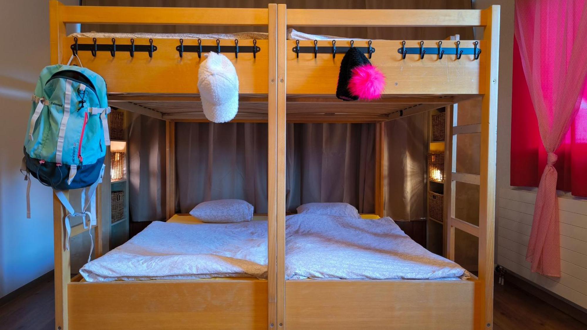 Auberge de jeunesse Backpacker Le Petit Baroudeur à Champéry Extérieur photo